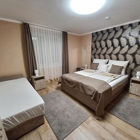Ilona Apartman Gyula Esterno foto