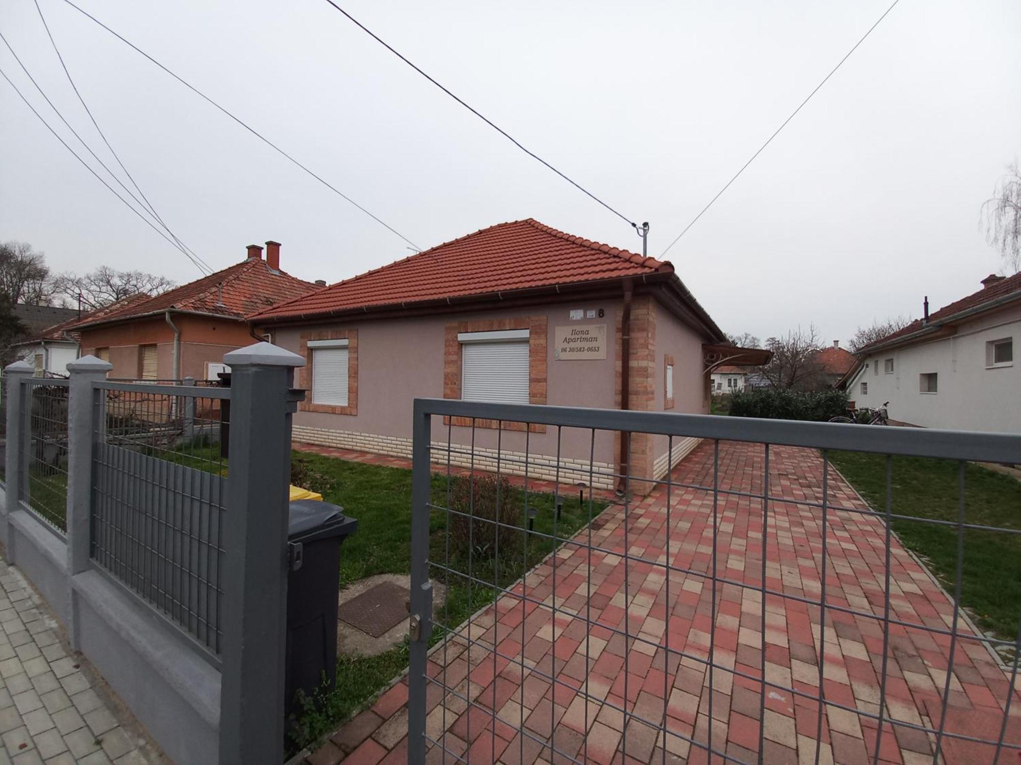 Ilona Apartman Gyula Esterno foto